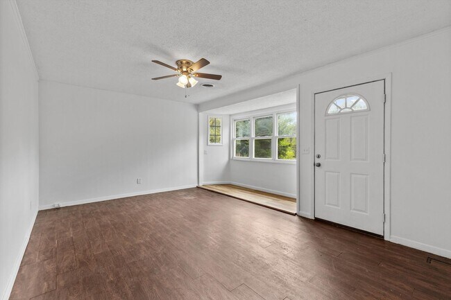 Building Photo - 2205 Island Blvd