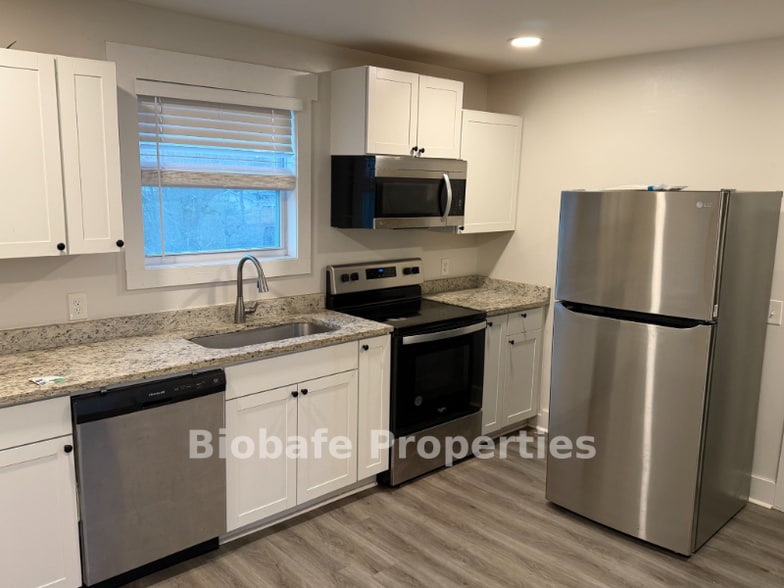 Building Photo - 176 Cloud St