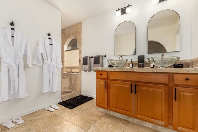 Building Photo - 32 San Patricio Dr