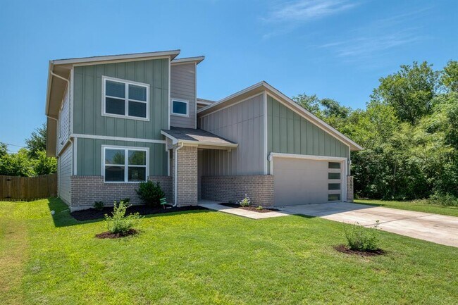 Building Photo - 7501 Smallwood Dr