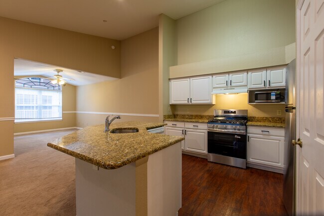 Building Photo - 13810 Sutton Park Dr N