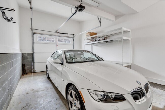 Building Photo - 4 BR, two-story rental with finished basement in WEHO!