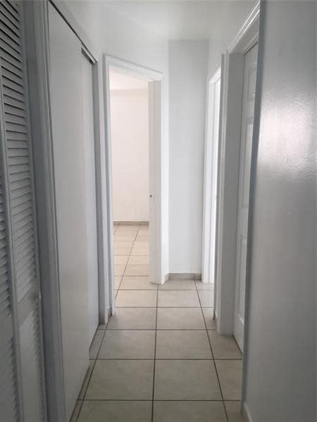 Building Photo - 6871 SW 18th Ct