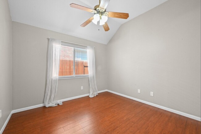Building Photo - 905 Hunter's Creek Dr