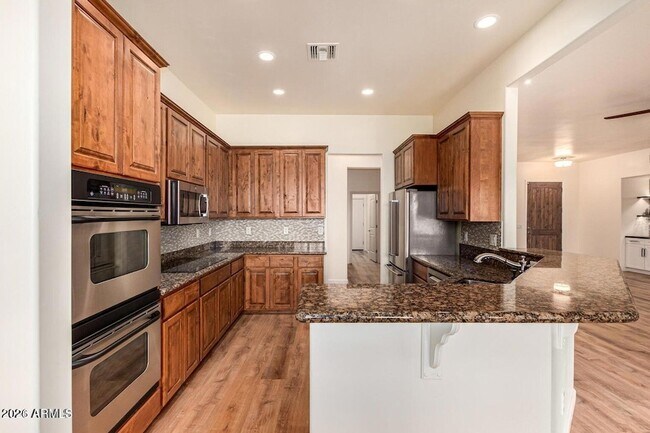 Building Photo - 1415 W Lavitt Ln