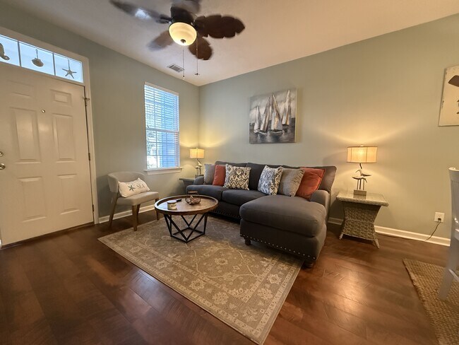 Building Photo - 1105 13th St