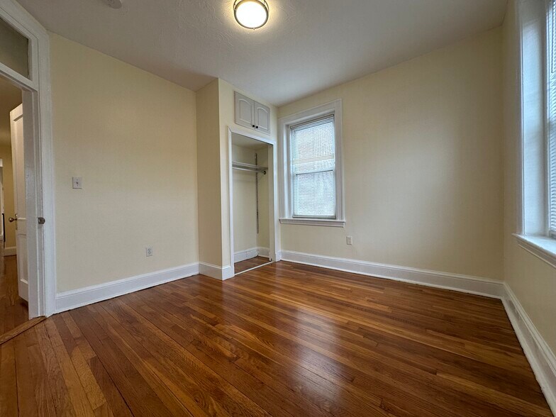 Building Photo - 55 Thatcher St