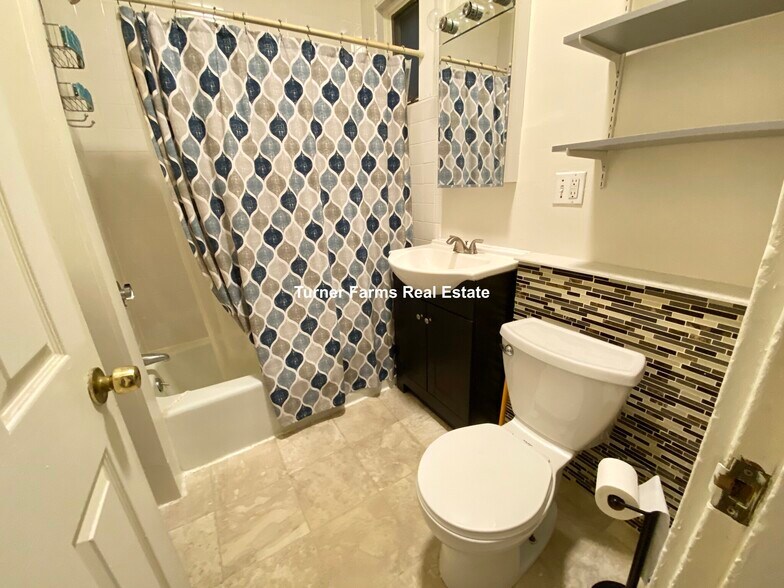 Building Photo - 614 Columbus Ave