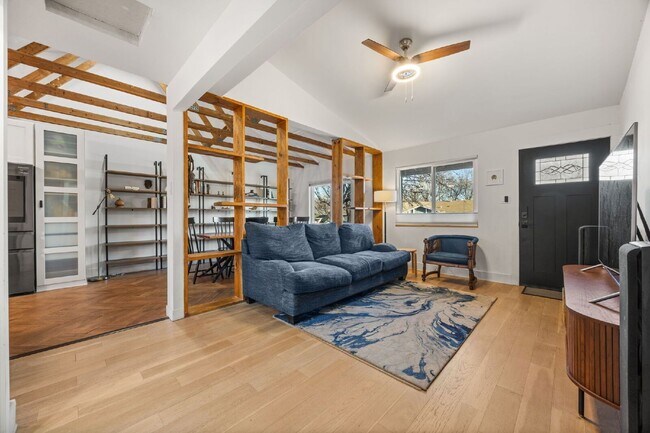 Building Photo - 6904 Cherry Meadow Dr