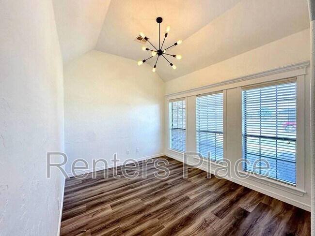 Building Photo - 11006 S Madison St