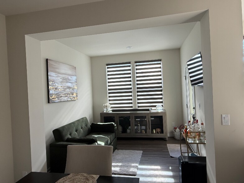 Building Photo - 421 Addison Cir