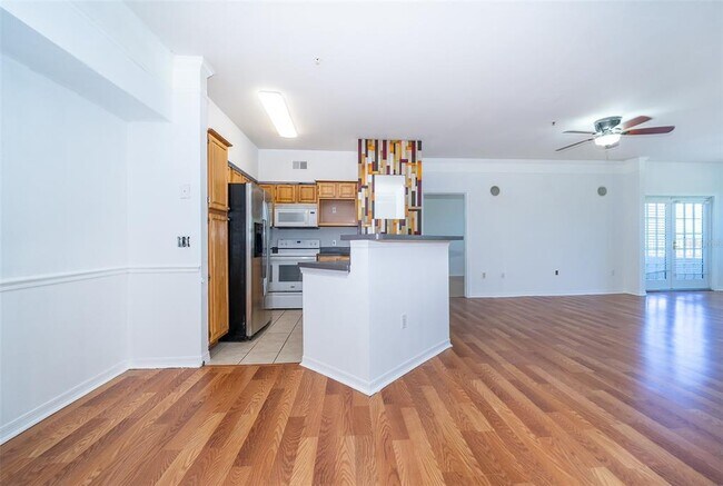 Building Photo - 6413 Astor Village Ave