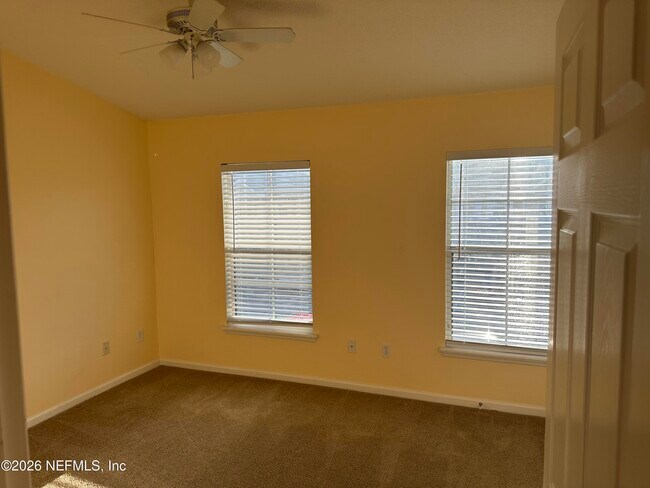 Building Photo - 12997 Sunset Lake Dr