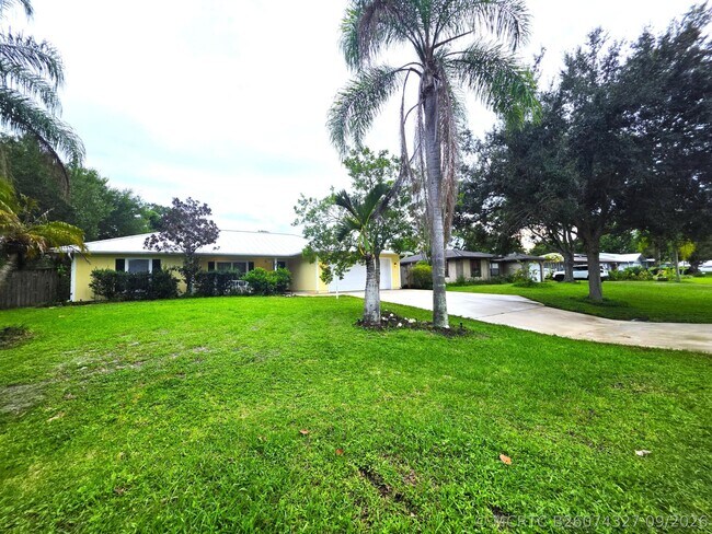 Building Photo - 6707 Coquina Ave