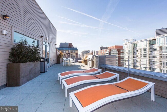 Building Photo - 1311 13th St NW