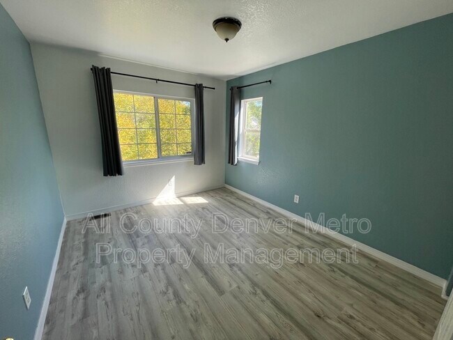 Building Photo - 451 Grey Swallow St