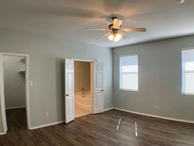 Building Photo - 2624 Blackstone Dr