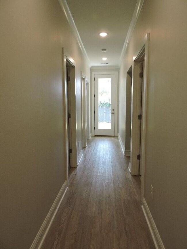 Building Photo - 6 YR old Modern Farmhouse designed 3BR/2BA Plus Office