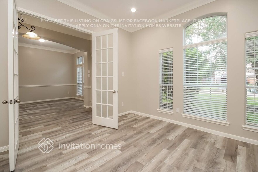 Building Photo - 18022 Oak Park Bend Ln