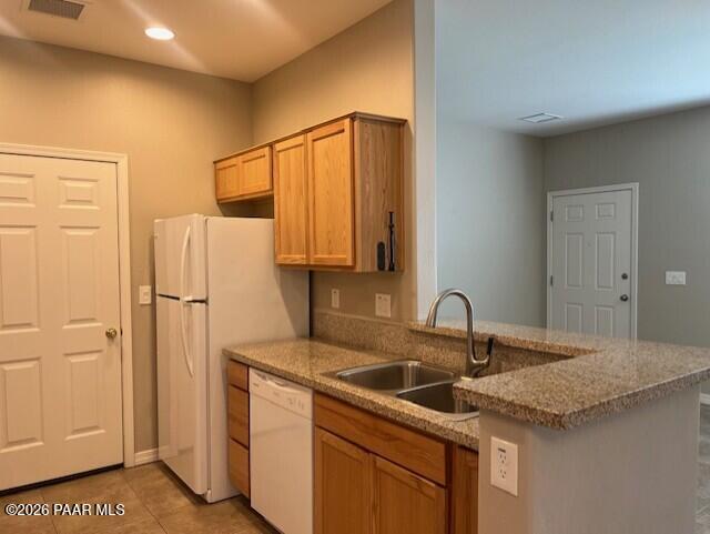 Building Photo - 9840 E Lakeshore Dr