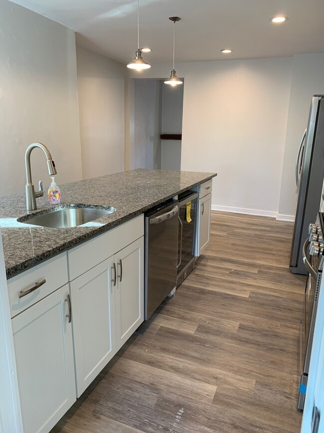 Building Photo - Mt Washington 3 Bedroom 1.5 Bath