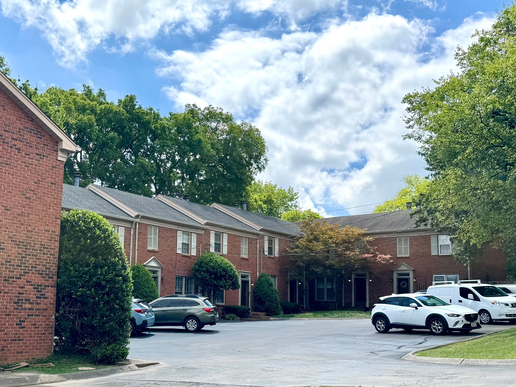 Beautiful condominium - 2312 18th Ave S