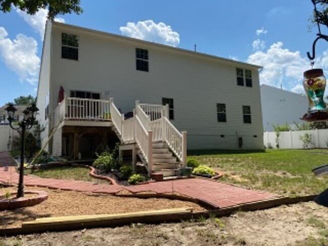 Building Photo - 3512 Frederick Dr