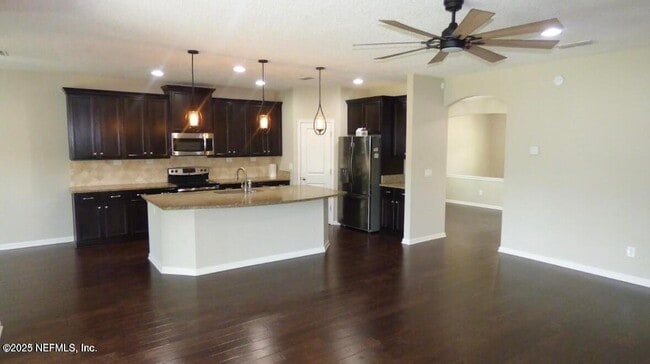 Building Photo - 83117 Purple Martin Dr