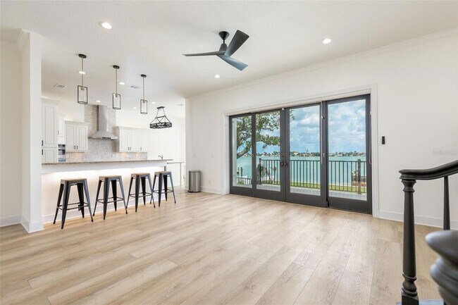 Building Photo - 4 Paradise Ln