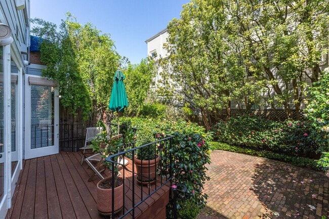 Building Photo - HUGE 5+BR/4.5BA Four Story Presidio Hts./ Laurel Village Home! Garage! Flat Yard!  PROGRESSIVE