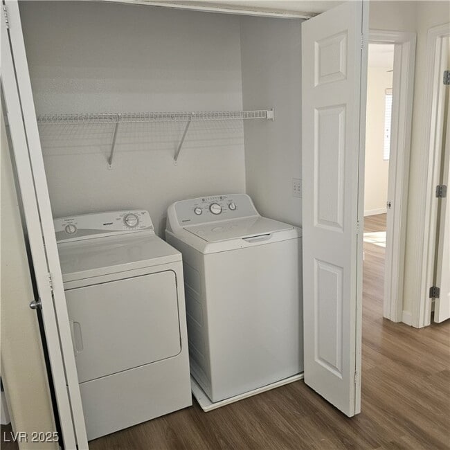 Building Photo - 8233 Amphora St