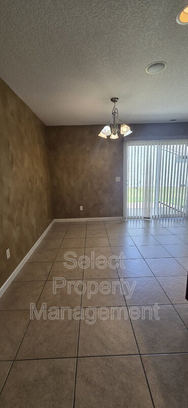 Building Photo - 9121 Brickshire Pkwy