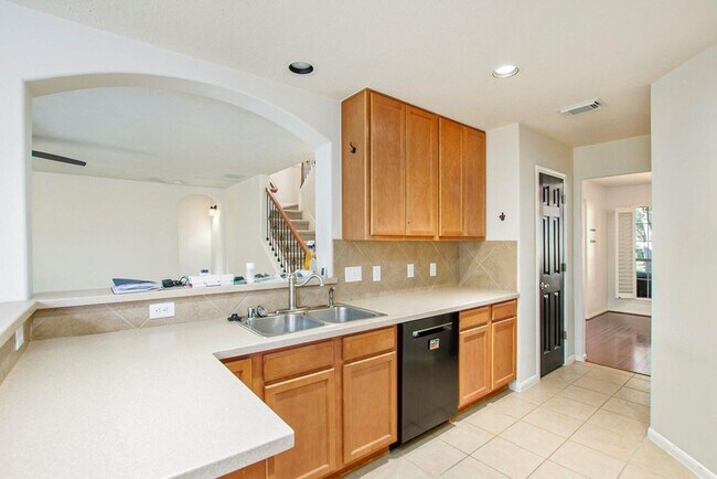 Building Photo - 22110 Field Green Dr