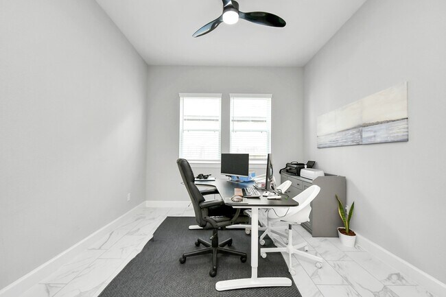 Building Photo - 10002 Serenity Grv Dr