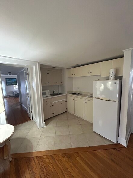 Kitchen - 1525 Boston Post Rd