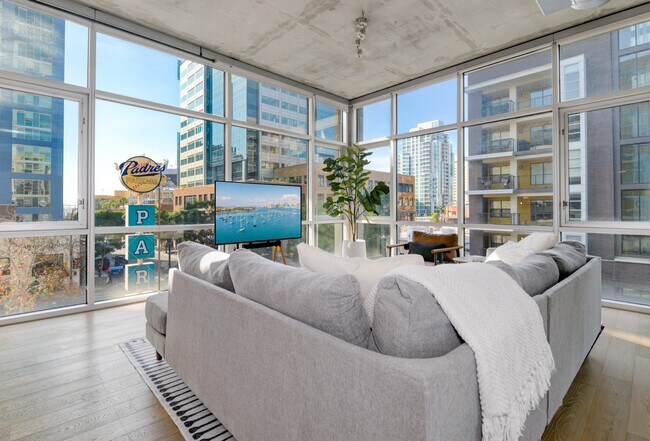 Spacious Living Room with views of Petco Park, Coronado Bridge, Gaslamp Quarters, etc. - 1025 Island Ave