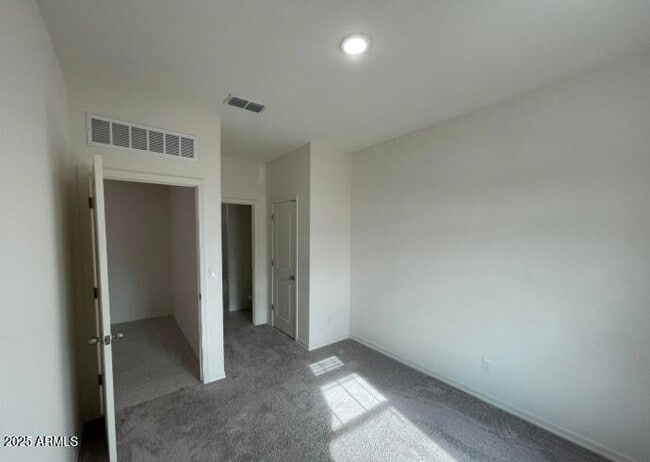 Building Photo - 19142 W Elm St