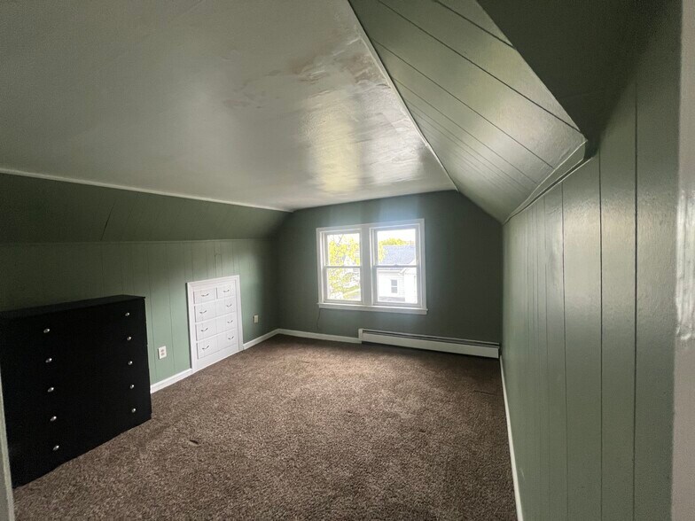 Building Photo - 110 S Orchard St