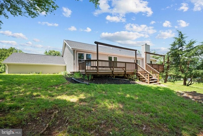 Building Photo - 8200 Clay Dr