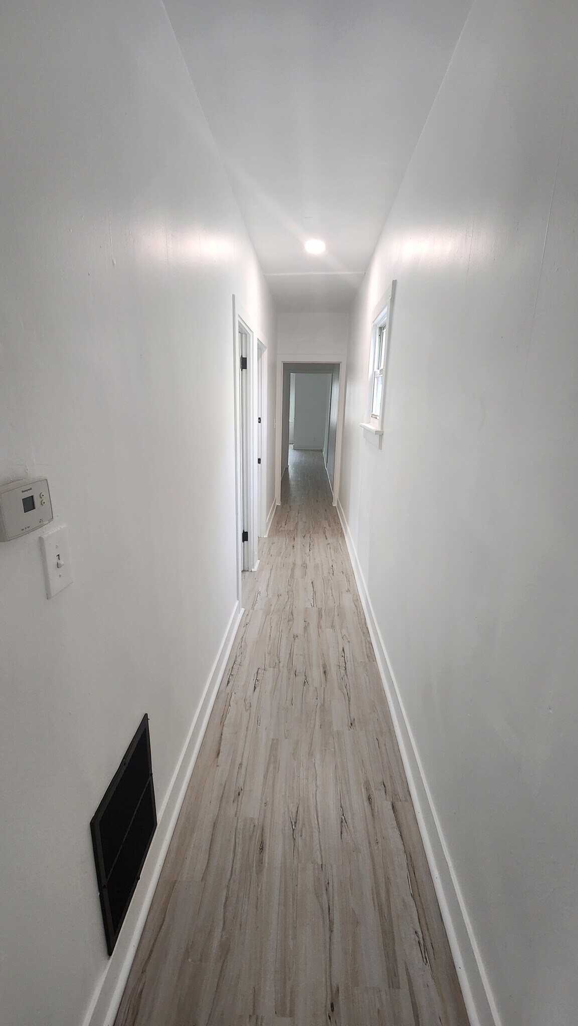 Building Photo - 42 W Main St