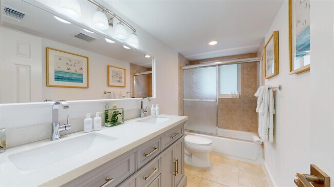 Building Photo - 1824 S Ocean Dr