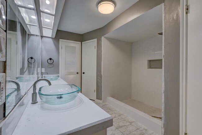 Building Photo - 17506 Rustington Dr