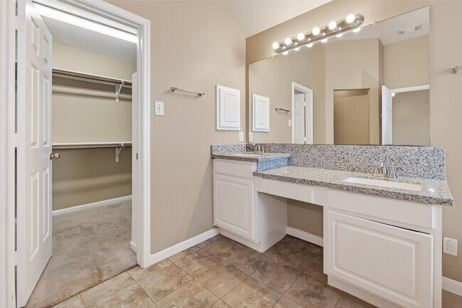 Building Photo - 18727 Forest Deer Rd