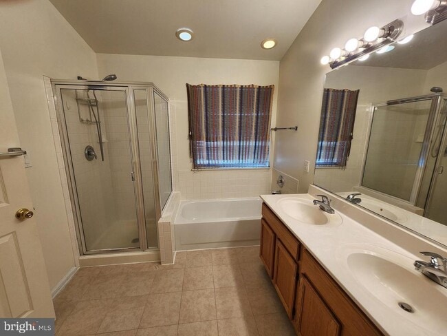 Building Photo - 14708 Beaumeadow Dr