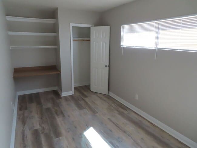 Building Photo - MADERA