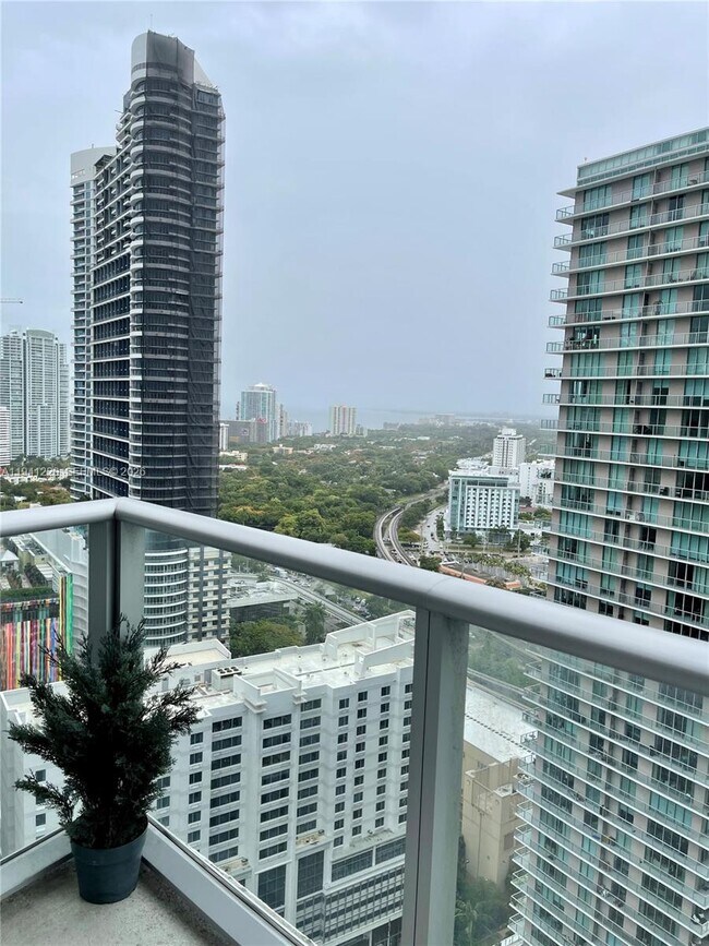 Building Photo - 1100 S Miami Ave