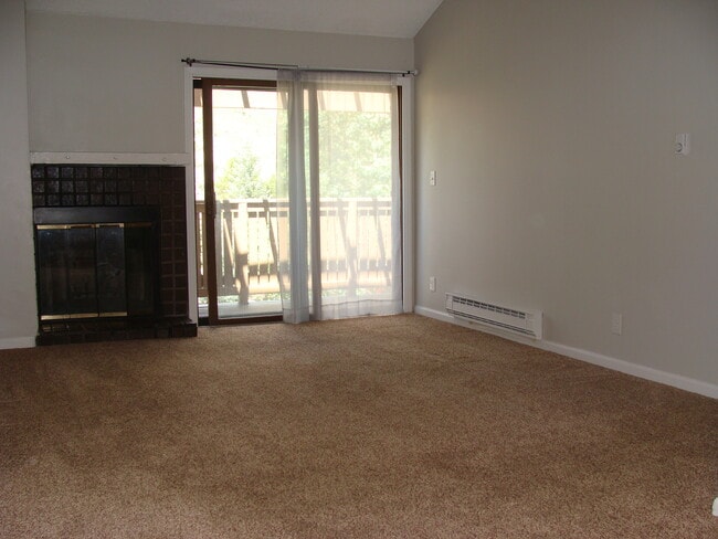 Building Photo - 998 W Beaver Creek Blvd