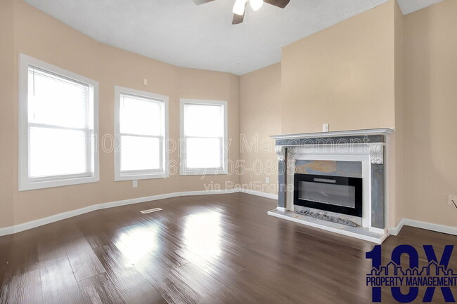 Building Photo - 1652 Summit St