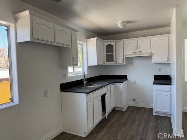 Building Photo - 2710 W 54th St