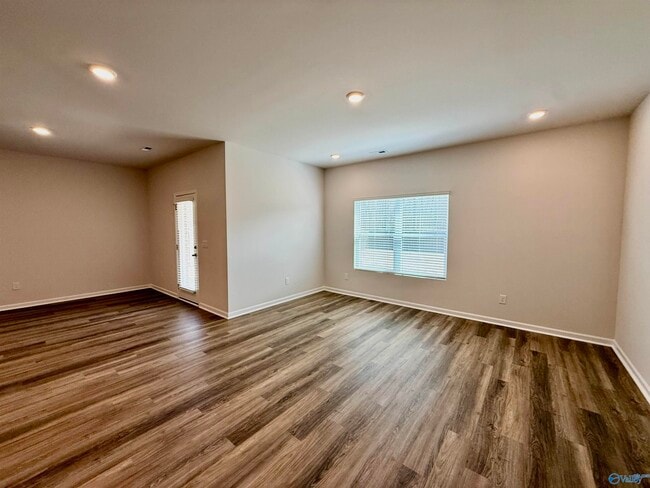 Building Photo - 1263 Eidson St